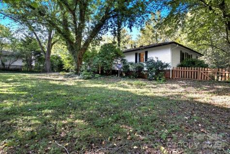2 Fernbrook Place Asheville NC 28804