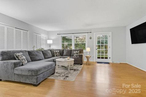 2 Fernbrook Place Asheville NC 28804