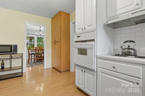 2 Fernbrook Place Asheville NC 28804