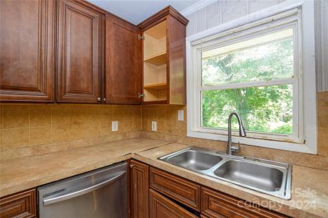 733 Allister Drive Charlotte NC 28227