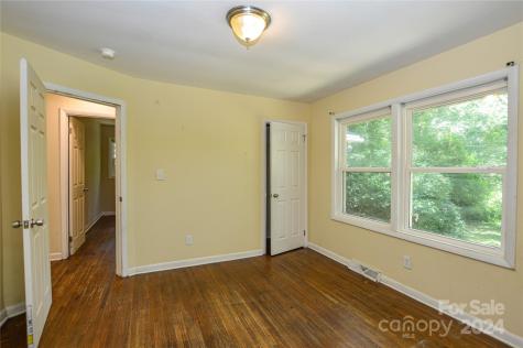 733 Allister Drive Charlotte NC 28227