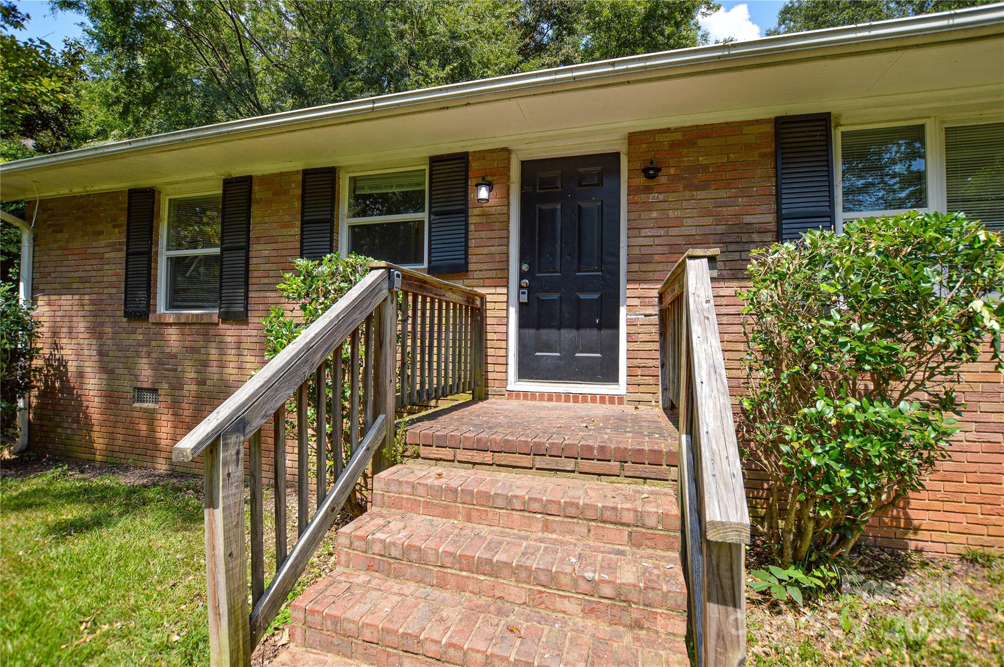 733 Allister Drive Charlotte NC 28227