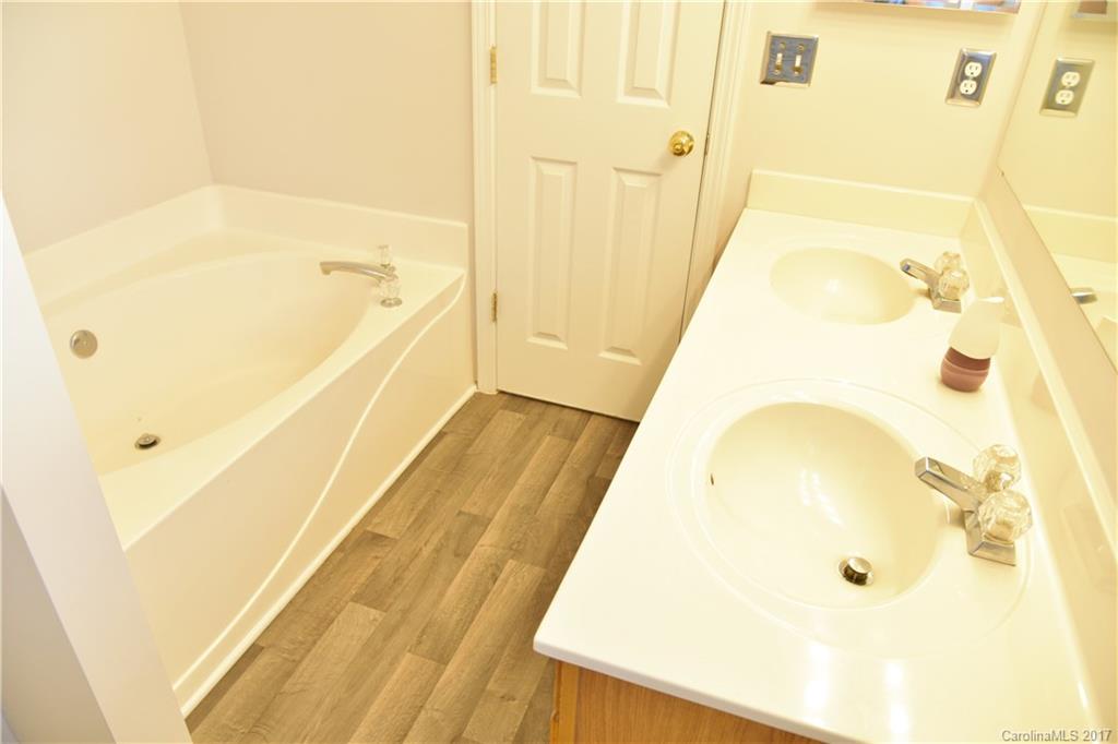 8417 Appledale Drive Charlotte NC 28262
