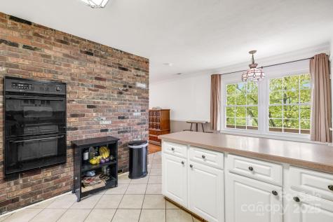 1 Glen Cove Road Arden NC 28704