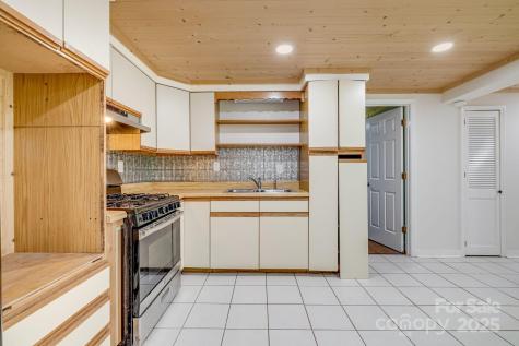 1 Glen Cove Road Arden NC 28704