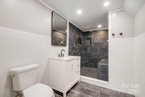 1 Glen Cove Road Arden NC 28704