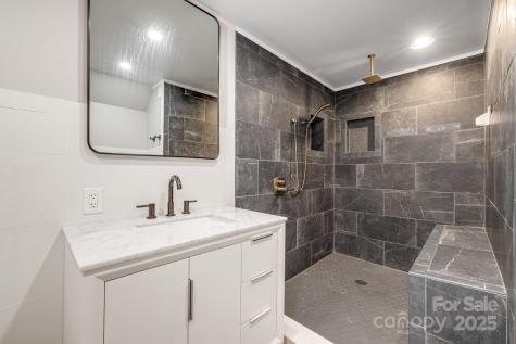 1 Glen Cove Road Arden NC 28704