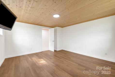 1 Glen Cove Road Arden NC 28704