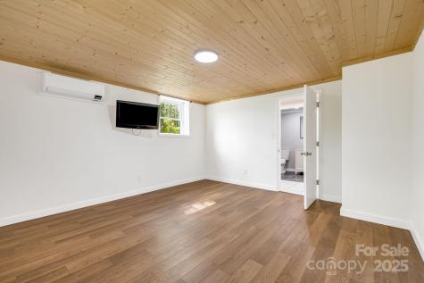 1 Glen Cove Road Arden NC 28704