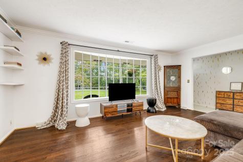 1 Glen Cove Road Arden NC 28704