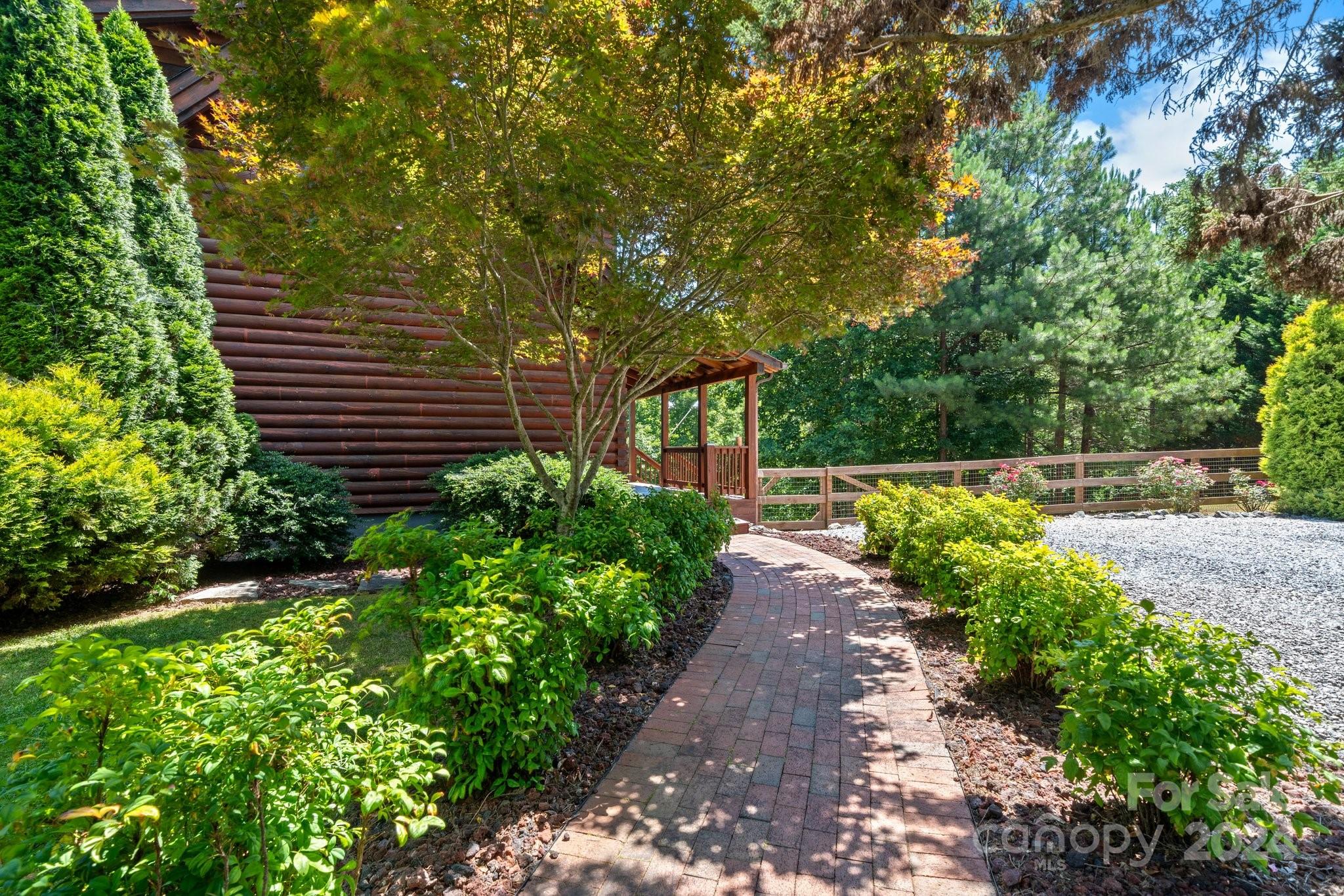 582 Hidden Lake Parkway Nebo NC 28761