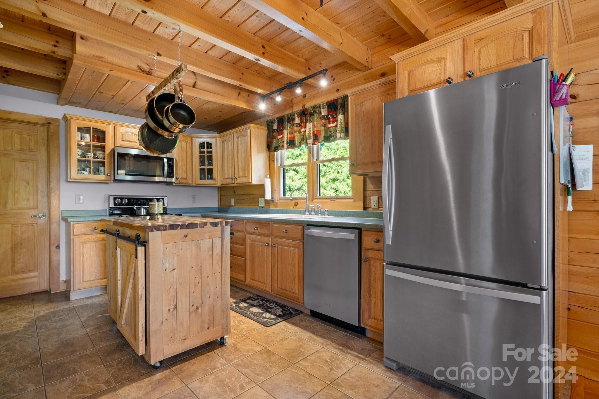 582 Hidden Lake Parkway Nebo NC 28761