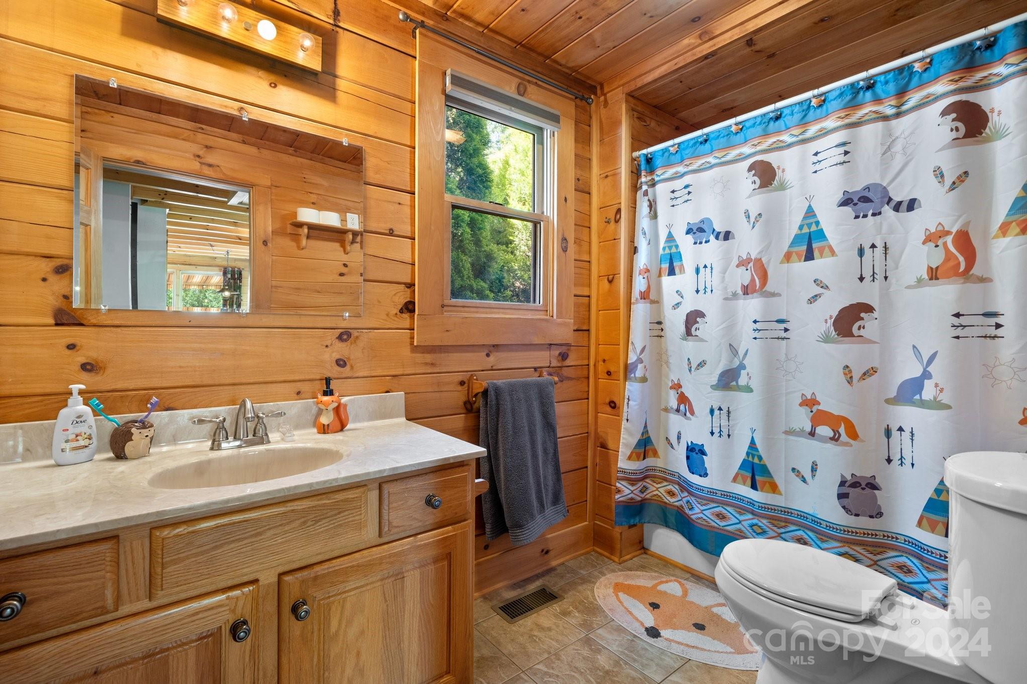 582 Hidden Lake Parkway Nebo NC 28761