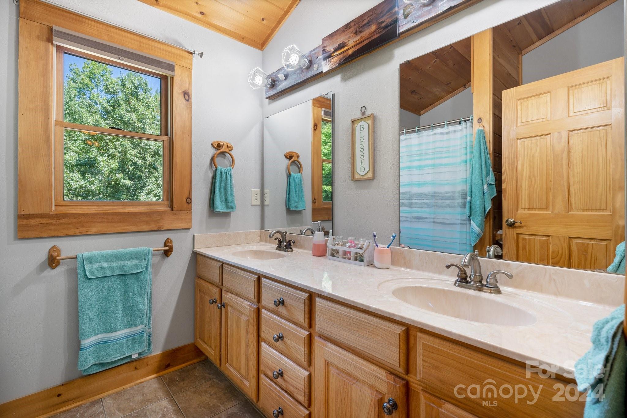 582 Hidden Lake Parkway Nebo NC 28761