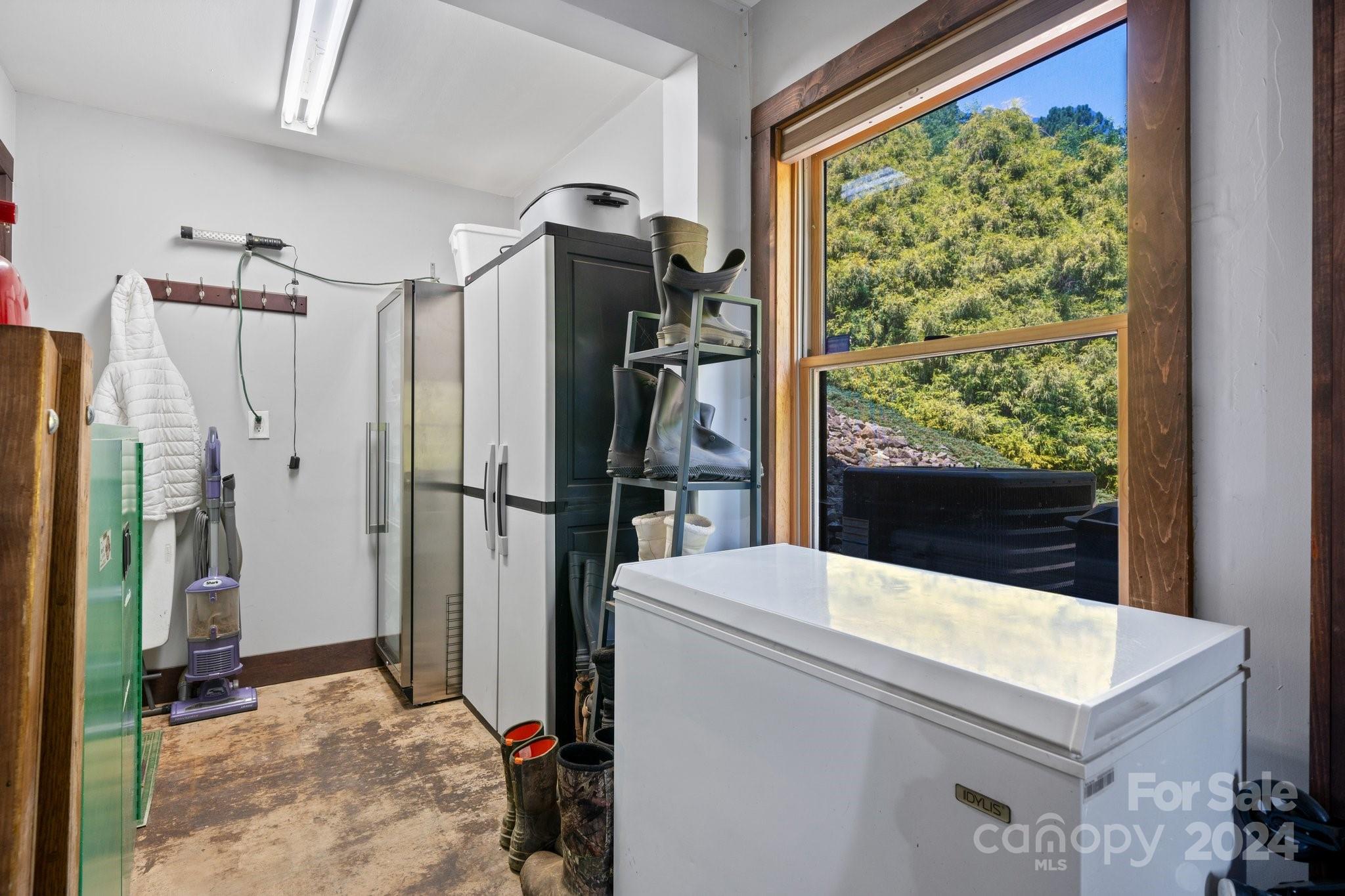 582 Hidden Lake Parkway Nebo NC 28761