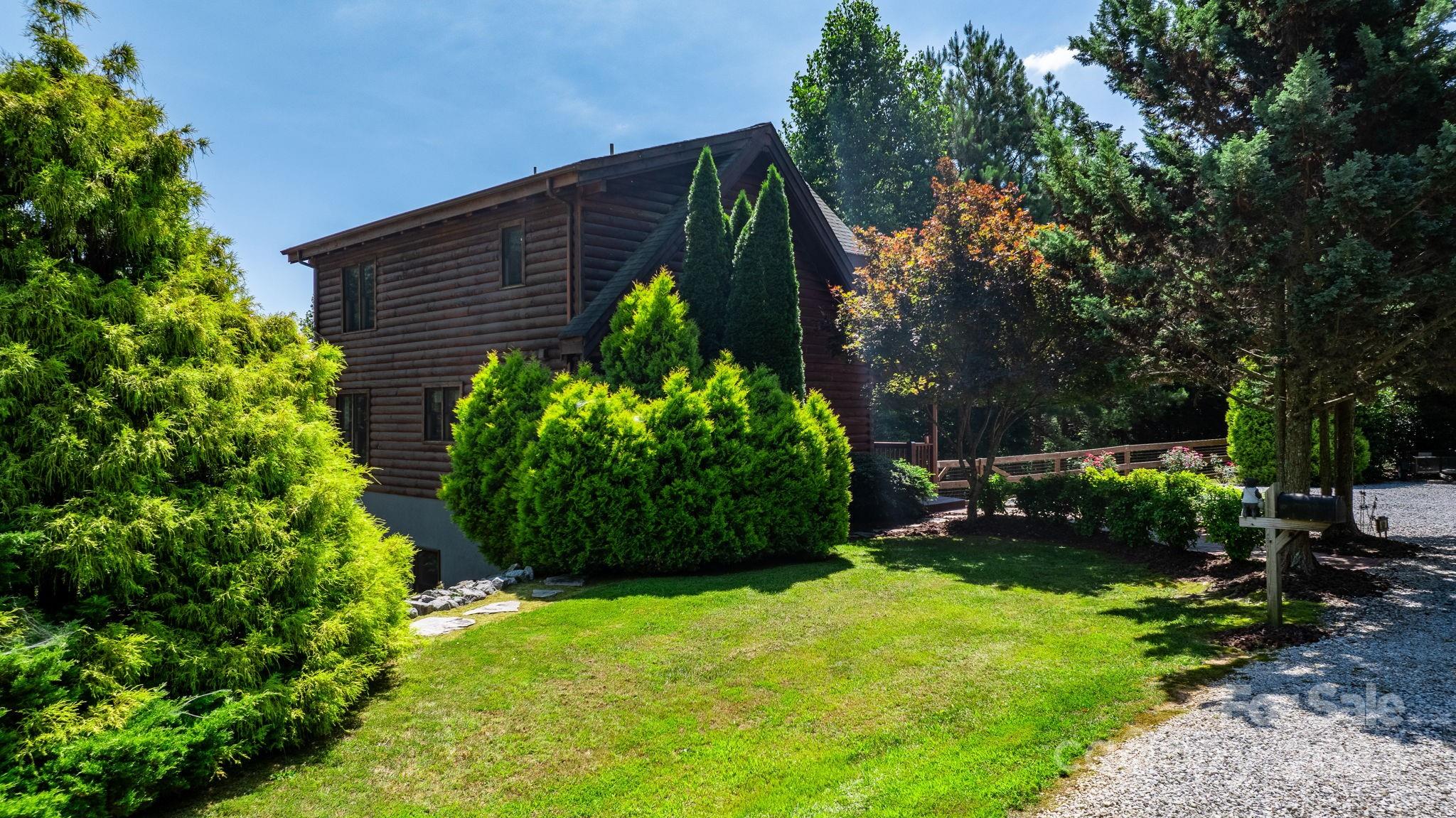 582 Hidden Lake Parkway Nebo NC 28761