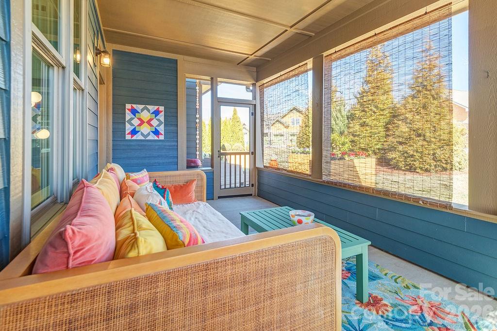 16 Holland Mountain View Asheville NC 28804
