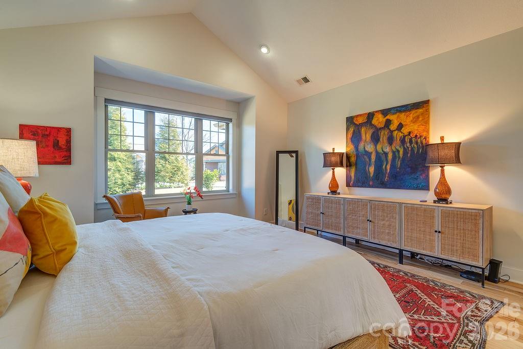 16 Holland Mountain View Asheville NC 28804
