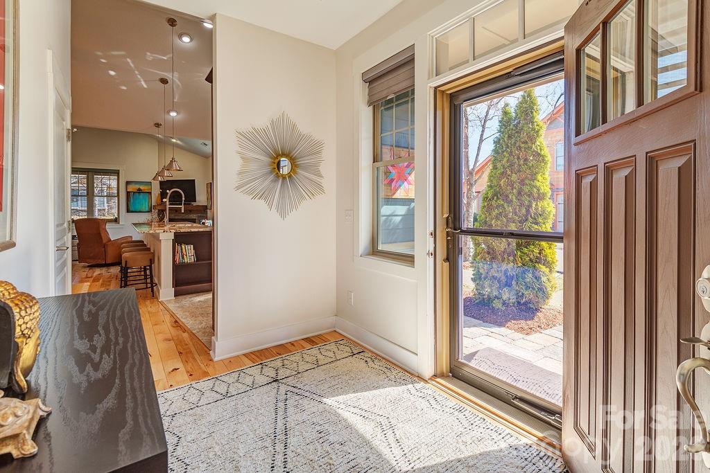 16 Holland Mountain View Asheville NC 28804