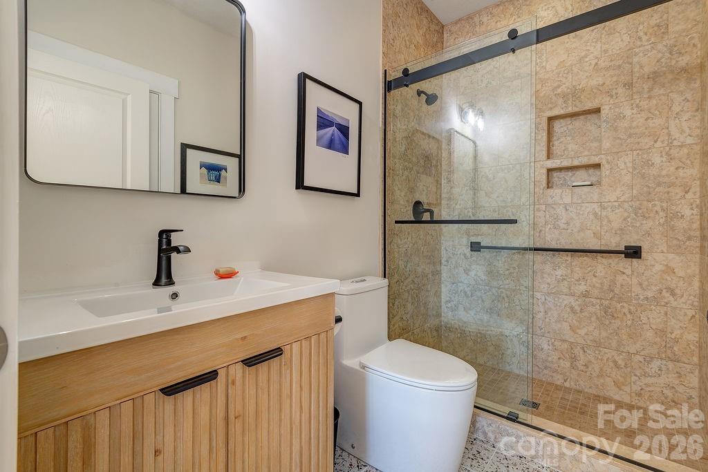 16 Holland Mountain View Asheville NC 28804
