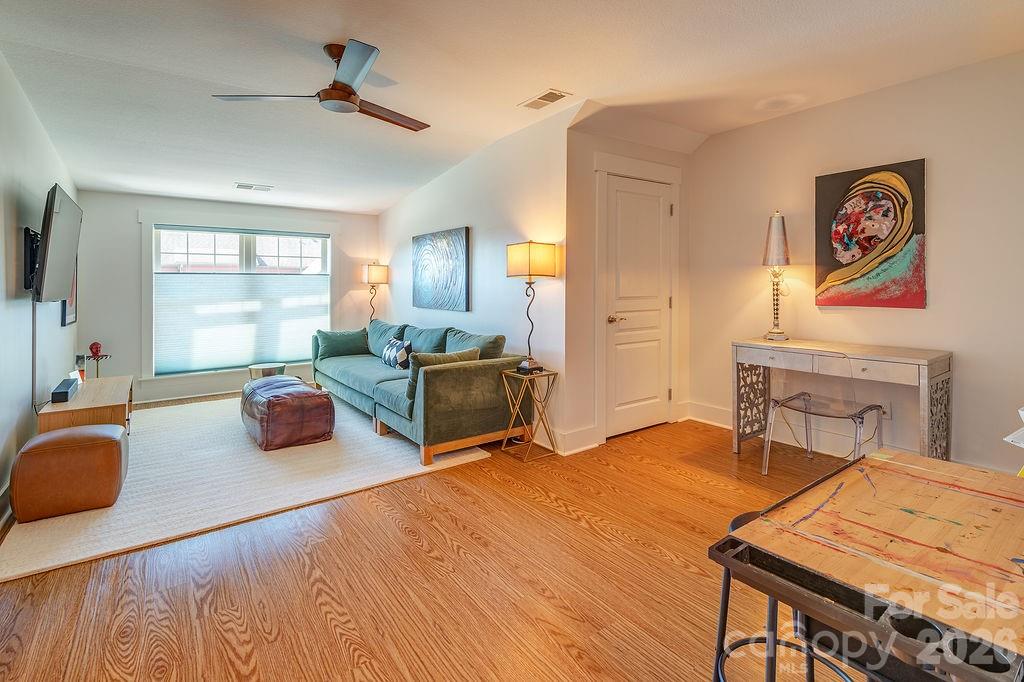16 Holland Mountain View Asheville NC 28804