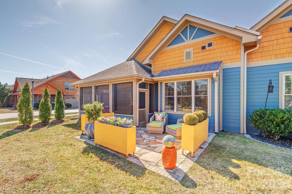 16 Holland Mountain View Asheville NC 28804