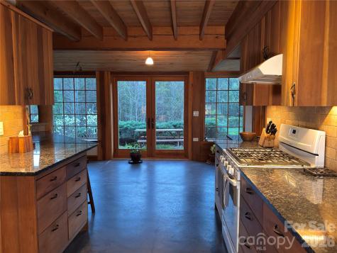 1422 Middle Fork Road Hendersonville NC 28792