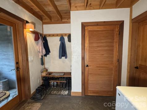 1422 Middle Fork Road Hendersonville NC 28792