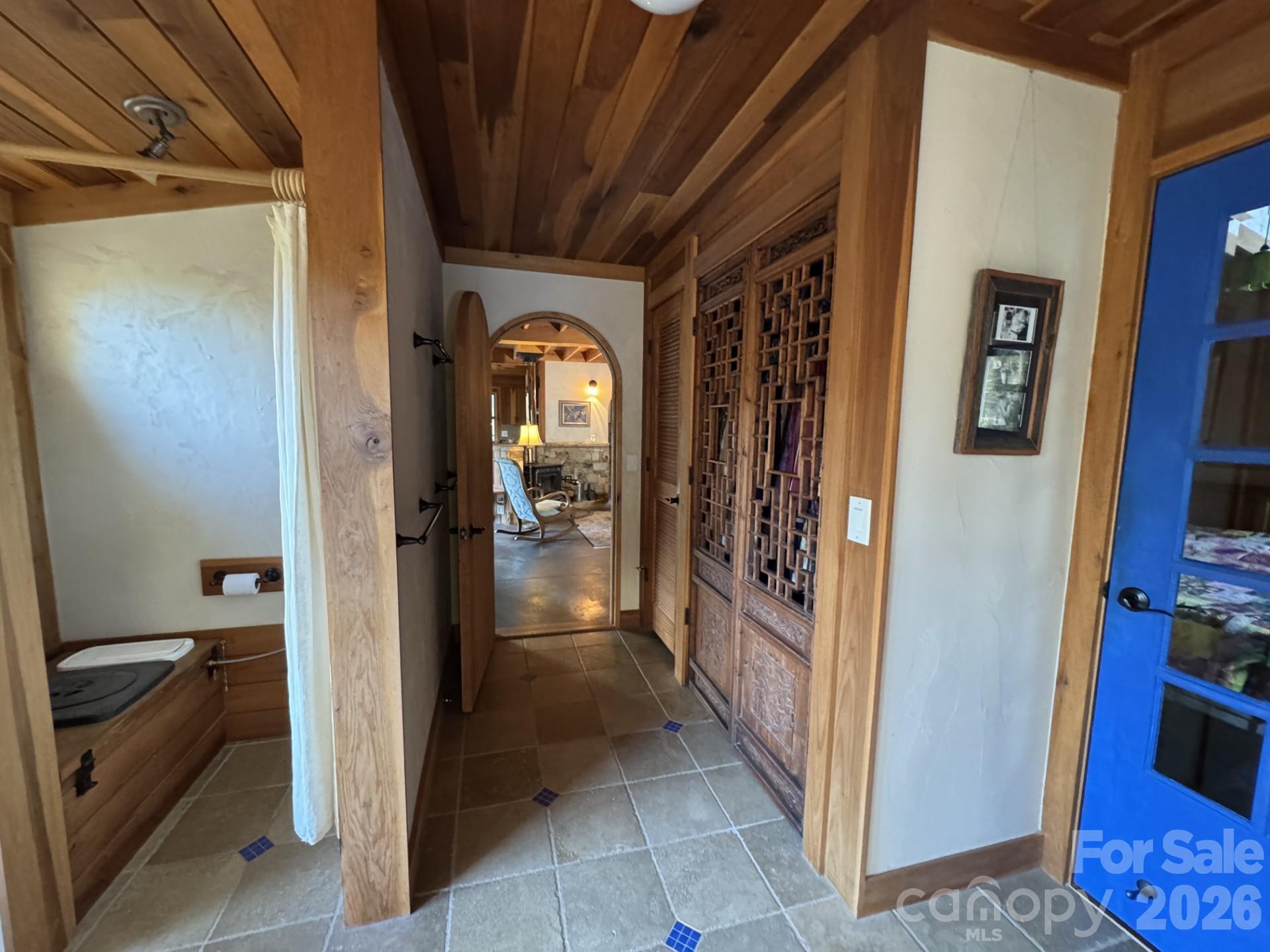 1422 Middle Fork Road Hendersonville NC 28792