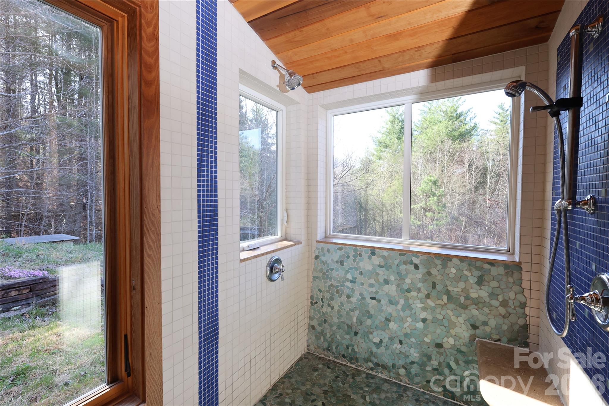 1422 Middle Fork Road Hendersonville NC 28792