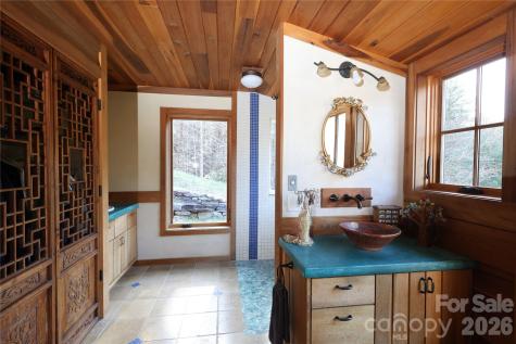 1422 Middle Fork Road Hendersonville NC 28792