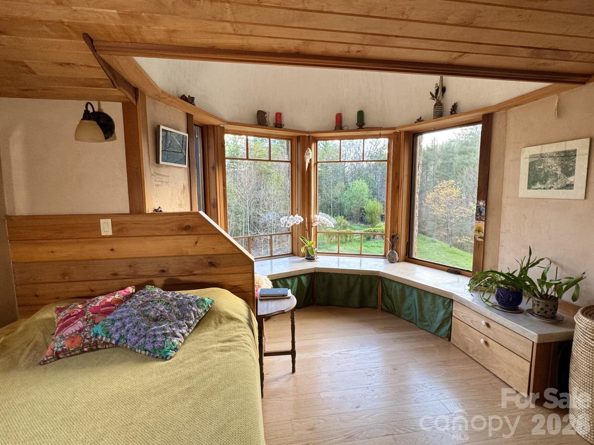 1422 Middle Fork Road Hendersonville NC 28792