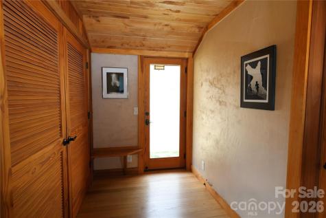 1422 Middle Fork Road Hendersonville NC 28792