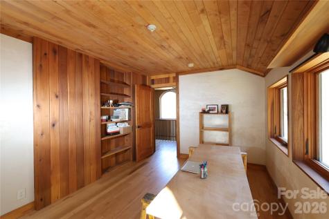 1422 Middle Fork Road Hendersonville NC 28792