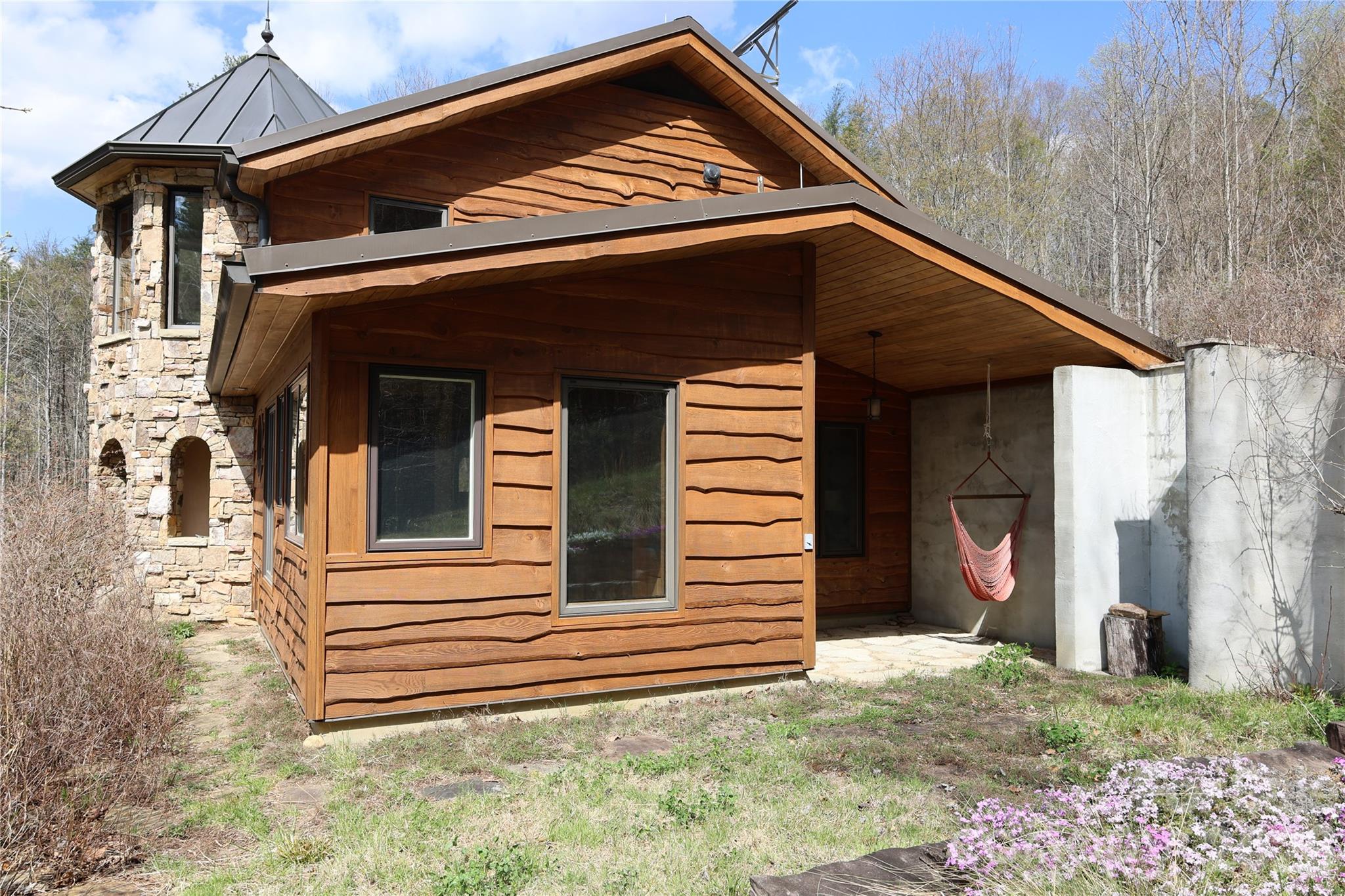 1422 Middle Fork Road Hendersonville NC 28792
