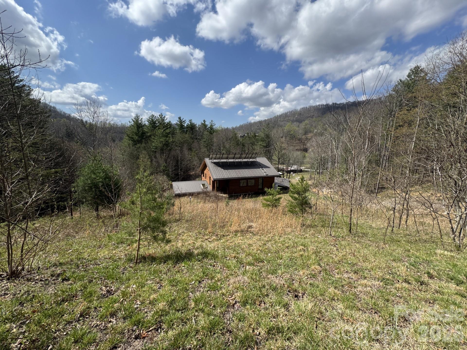 1422 Middle Fork Road Hendersonville NC 28792