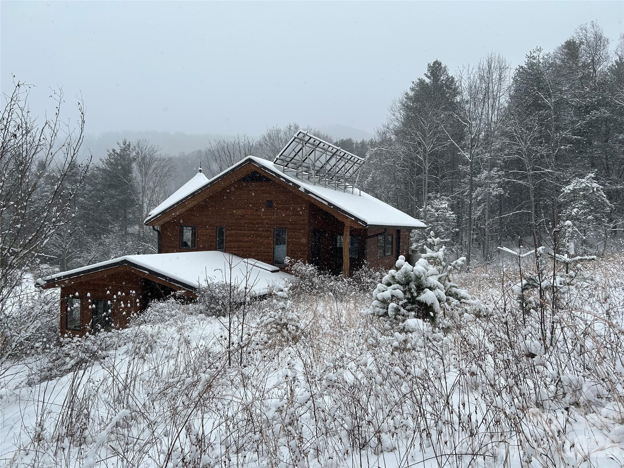 1422 Middle Fork Road Hendersonville NC 28792