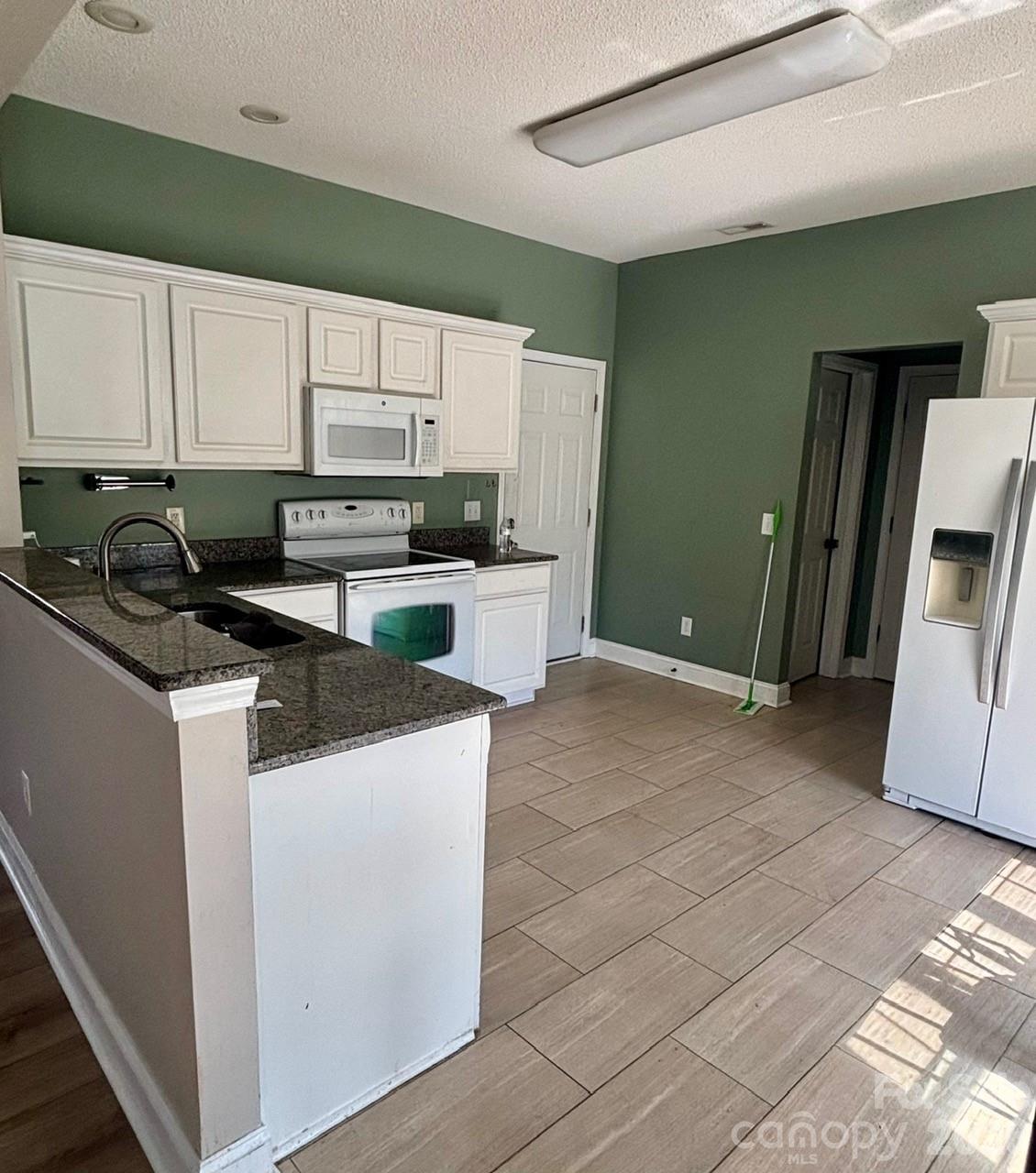 2018 Southwind Drive Charlotte NC 28216