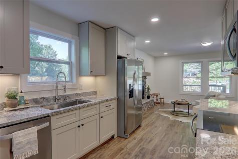12 Whipoorwill Way Waynesville NC 28786