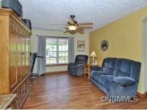 318 Sandy Way Burnsville NC 28714