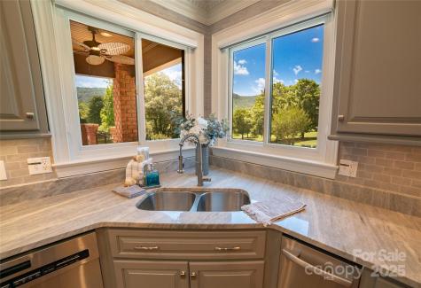 2770 Lakeview Drive Lenoir NC 28645
