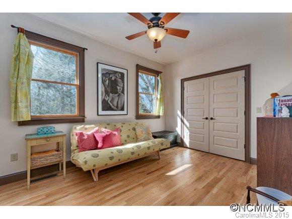 186 Courtland Place Asheville NC 28801