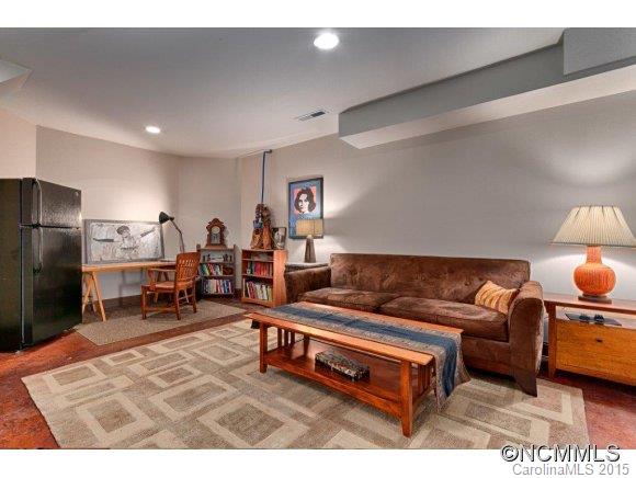 186 Courtland Place Asheville NC 28801
