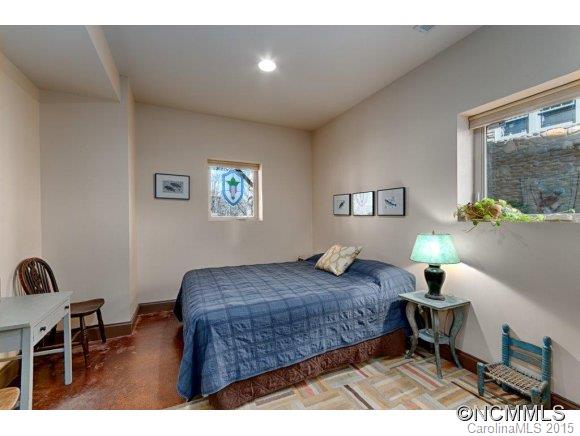 186 Courtland Place Asheville NC 28801