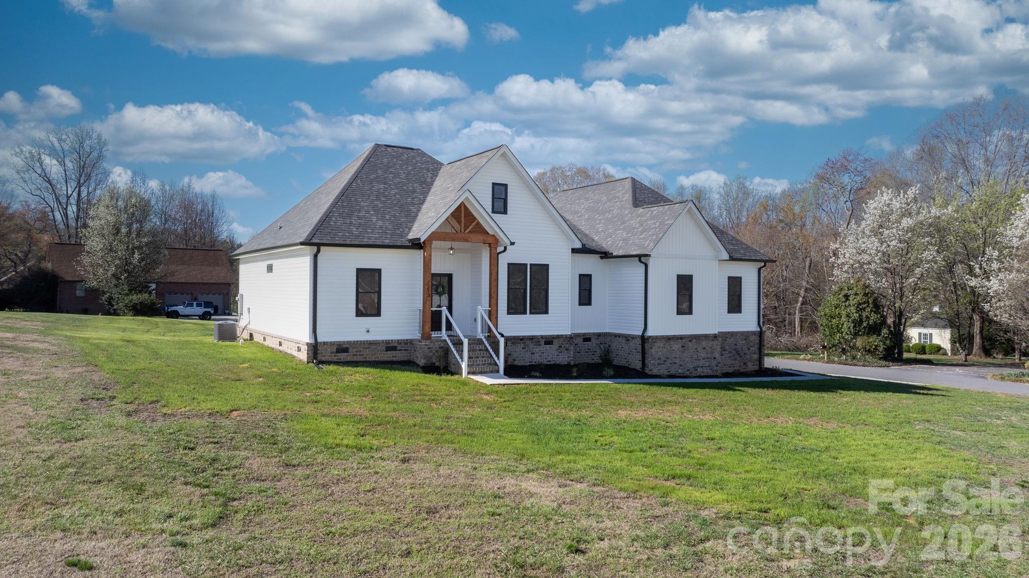 1213 Creekside Drive Conover NC 28613