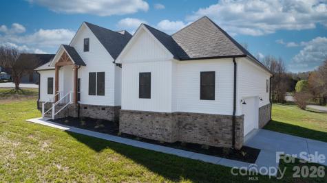1213 Creekside Drive Conover NC 28613