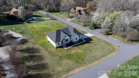 1213 Creekside Drive Conover NC 28613