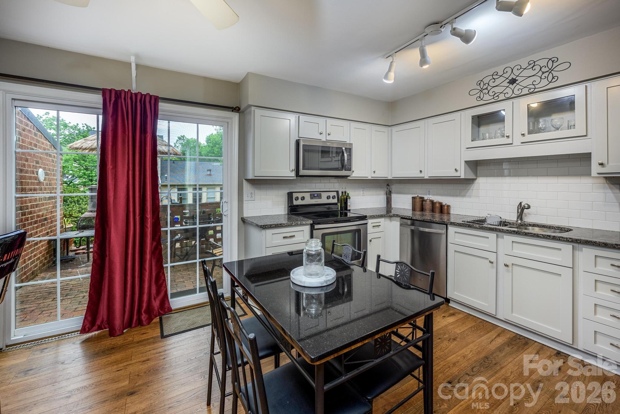 911 21st Avenue NE Hickory NC 28601