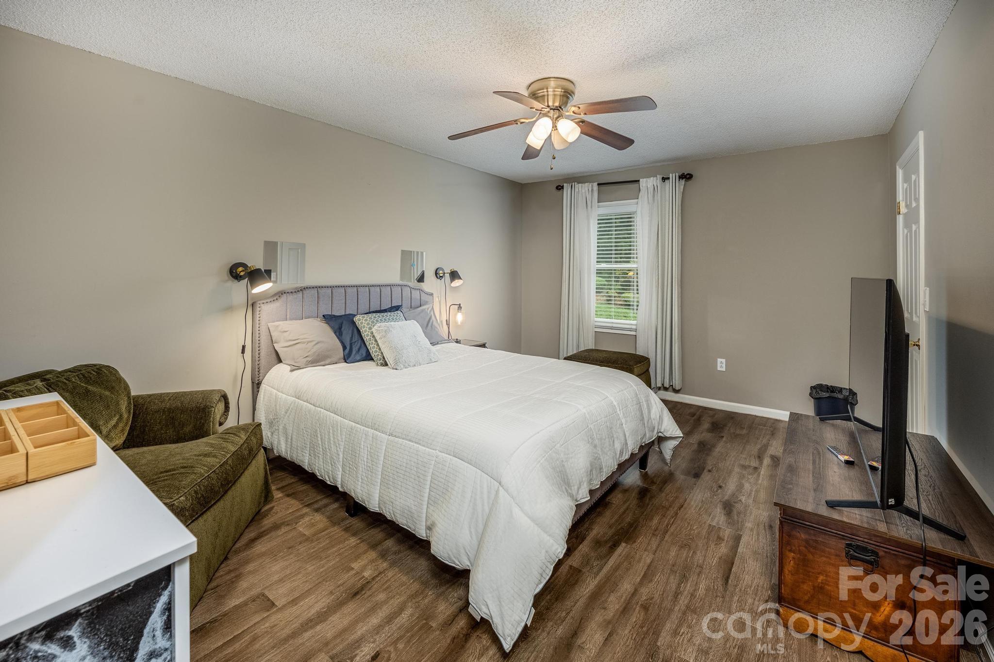 911 21st Avenue NE Hickory NC 28601