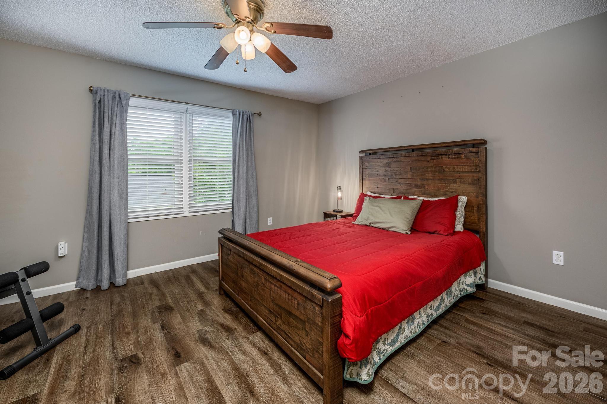 911 21st Avenue NE Hickory NC 28601